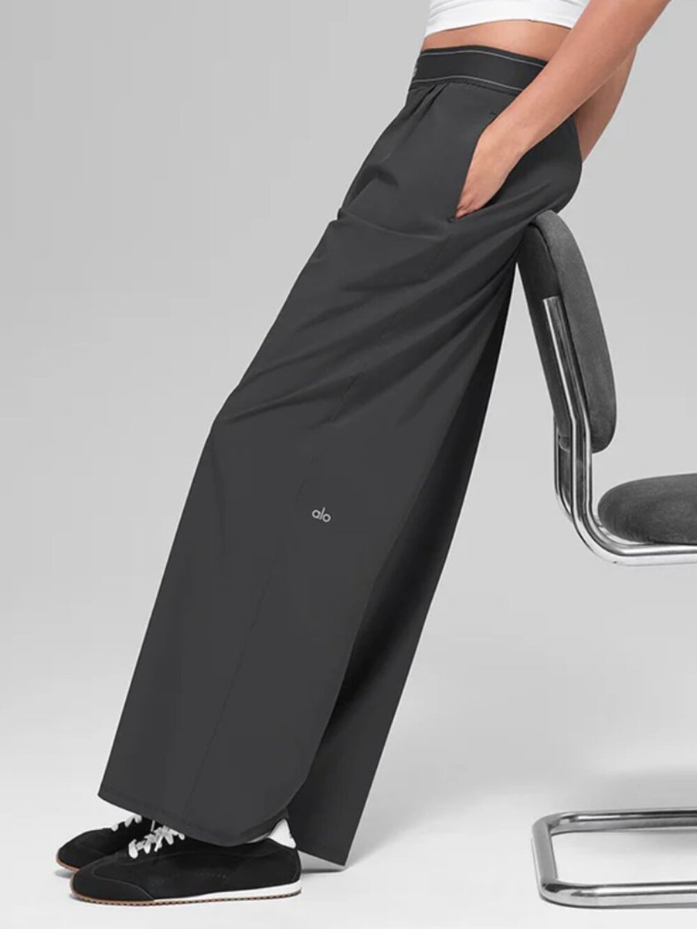 Dark Grey Alo Yoga  Wide Leg High Waisted Pants 😗  Minimalist | NWT 🤍 Size:XXS